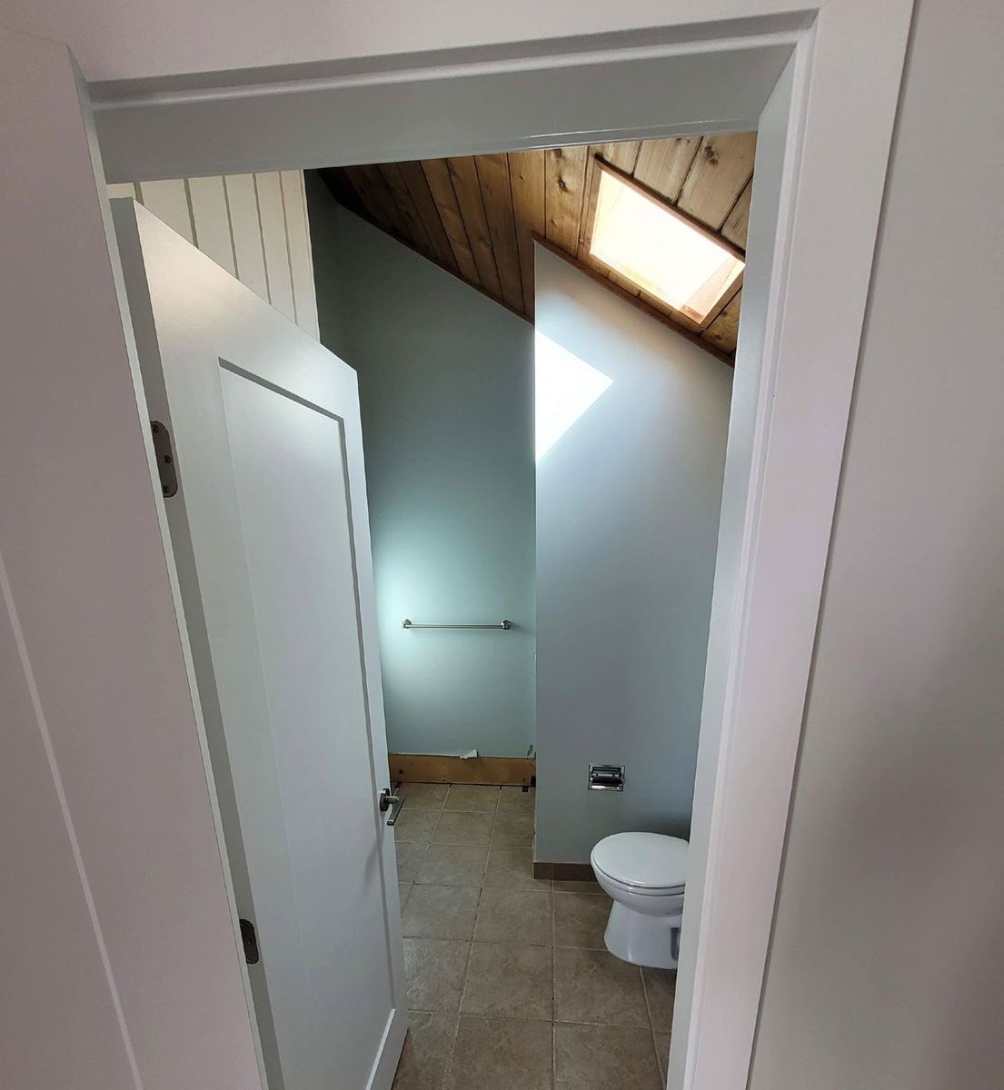 Attic bathroom before renovation